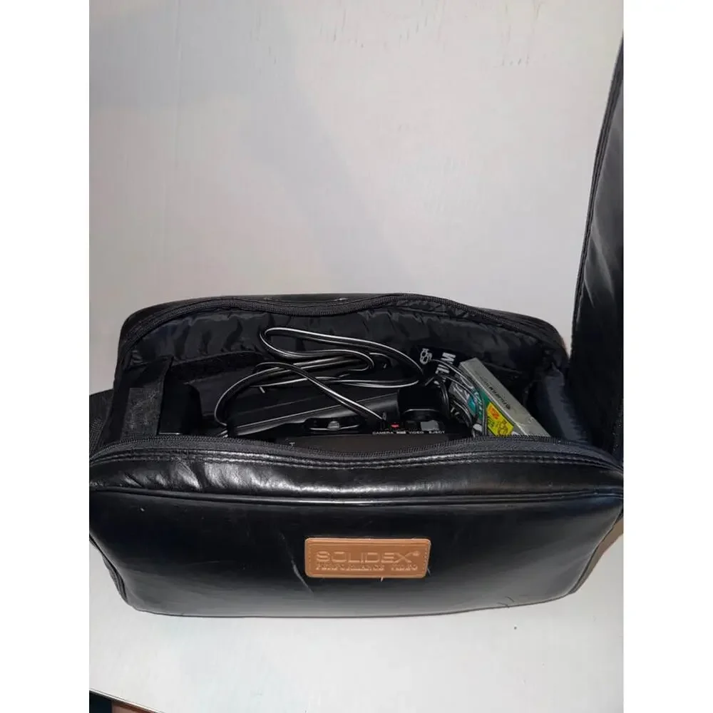 Hitachi VM-E52A 8mm Camcorder Bundle Charger, Battery Case & film (Tested Power)